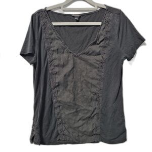 Ann Taylor Floral Lace Overlay and Trim V Neck Ruched Front Flattering T Shirt M